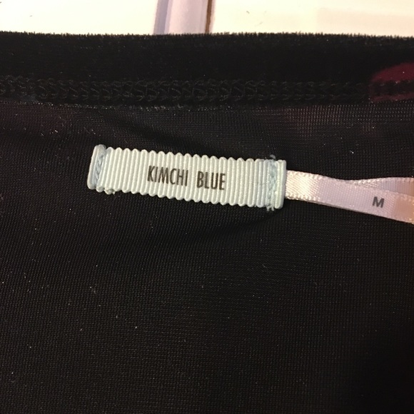 Long sleeve velvet flower crop - Picture 3 of 3